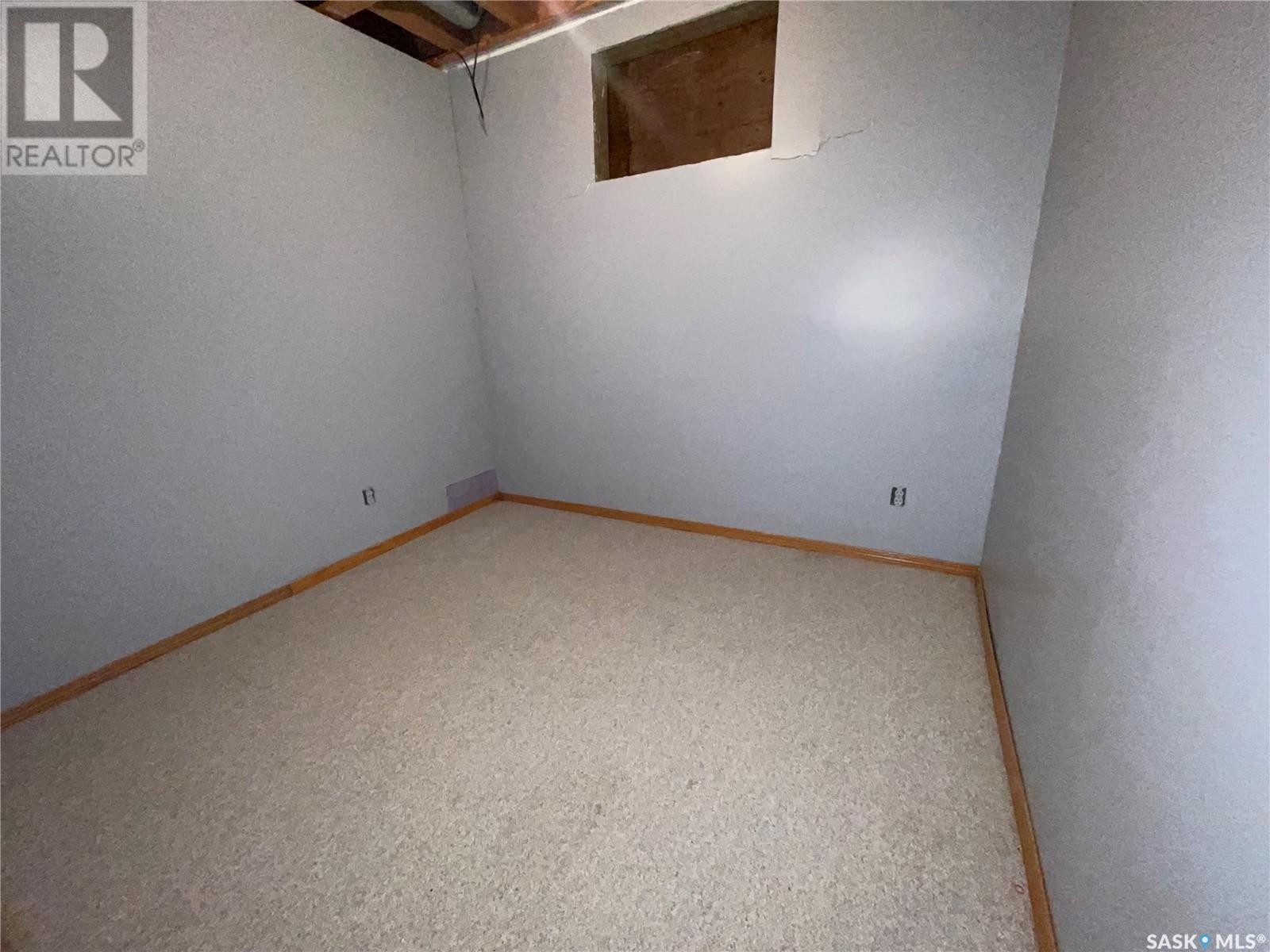 












304 King STREET

,
Smiley,




Saskatchewan
S0L2Z0

