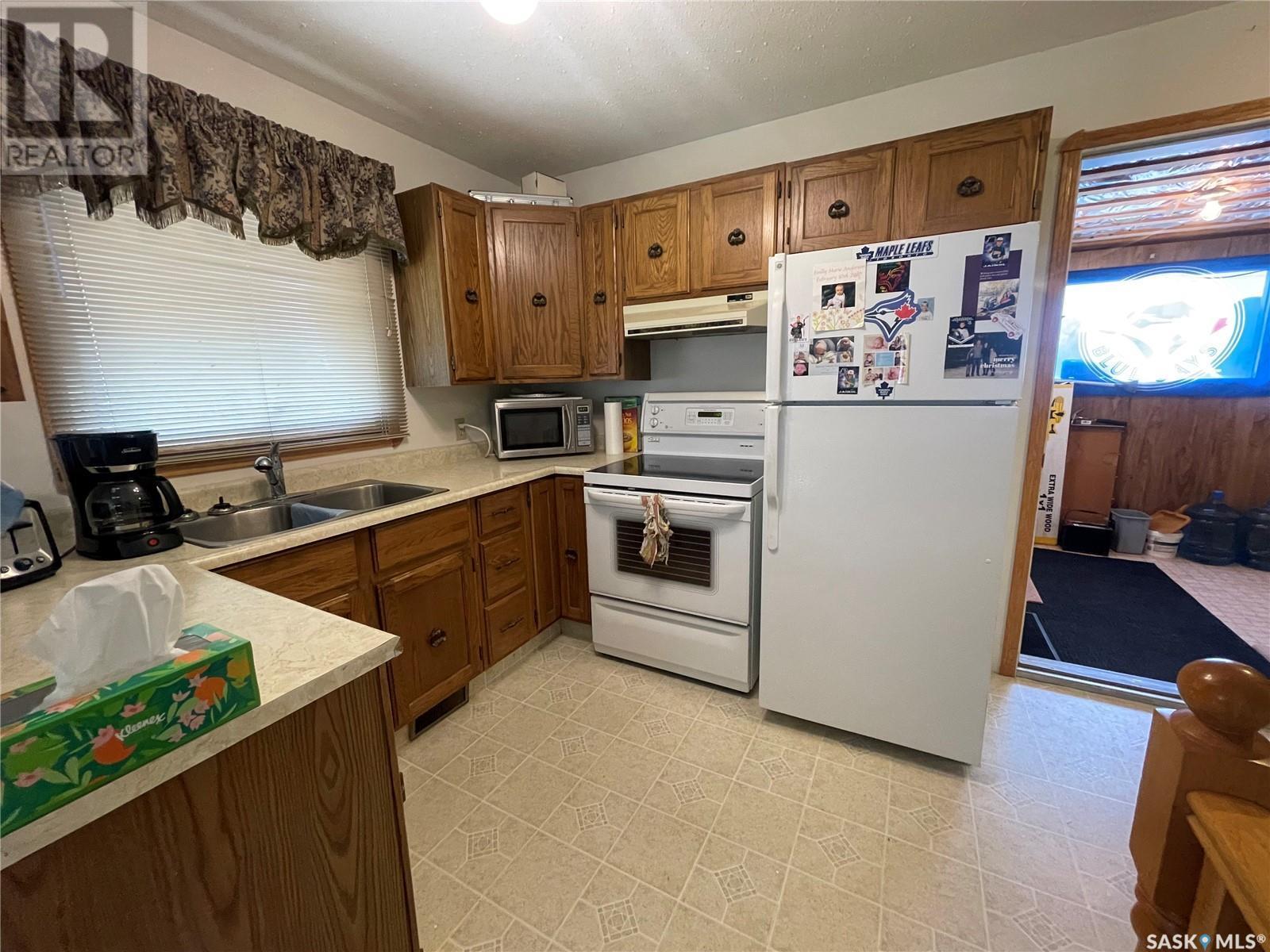 












304 King STREET

,
Smiley,




Saskatchewan
S0L2Z0

