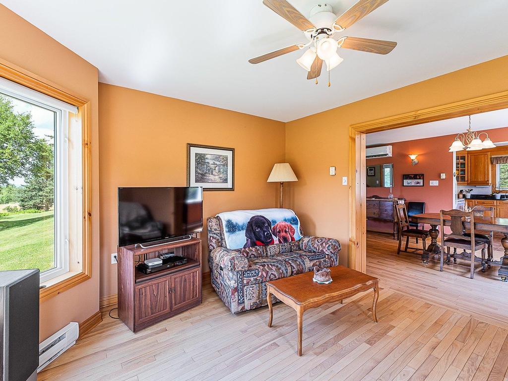 









1260


Ch. de Magoon Point

,
Stanstead - Canton,




QC
J0B1T0

