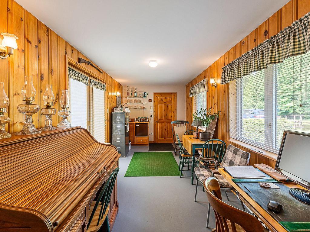 









1260


Ch. de Magoon Point

,
Stanstead - Canton,




QC
J0B1T0

