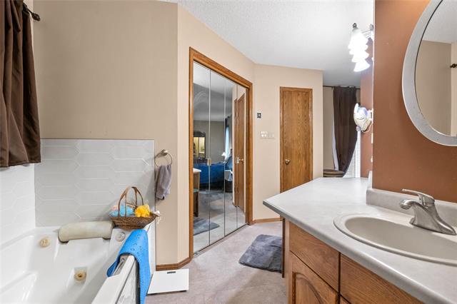 









419


MAIN

ST,
Oakbank,




MB
R5N 0J7

