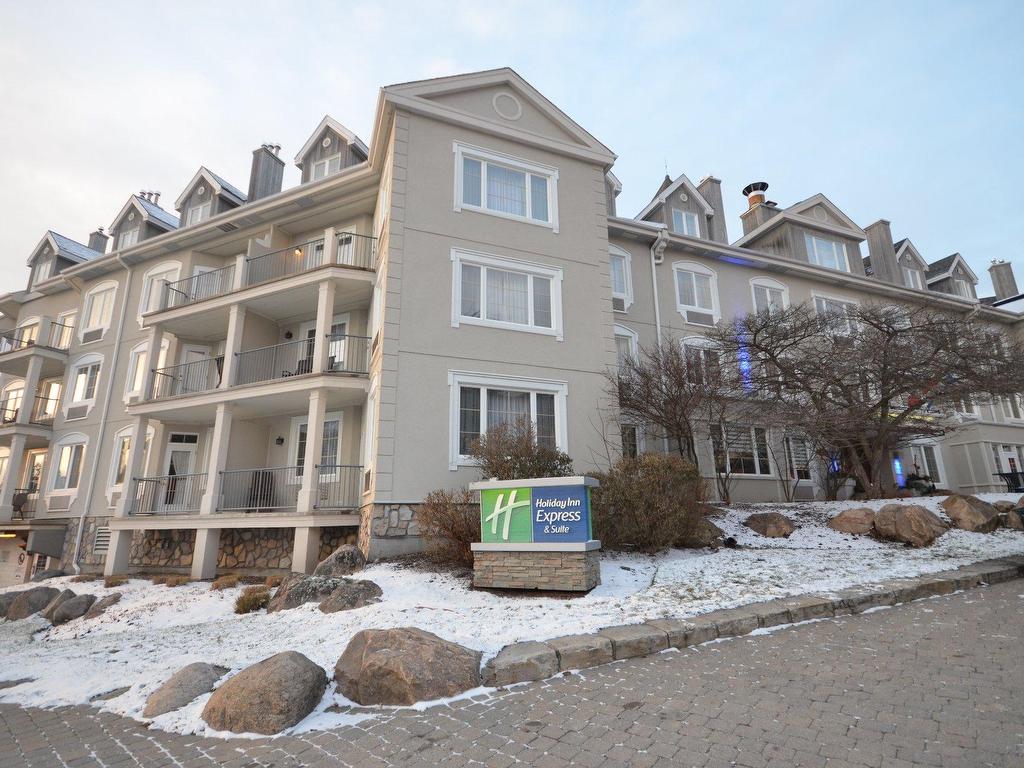 









160


Ch. du Curé-Deslauriers

, 231-232,
Mont-Tremblant,




QC
J8E1T1

