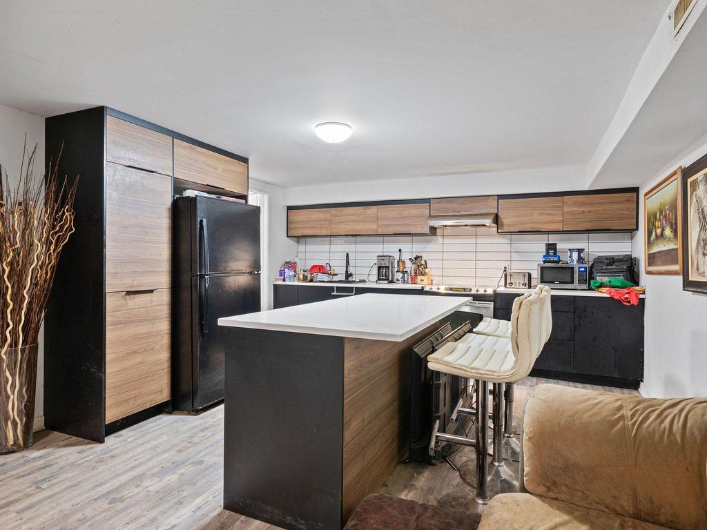 









709

 - 709B


Ch. de la Rivière N.

,
Saint-Eustache,




QC
J7R4K3

