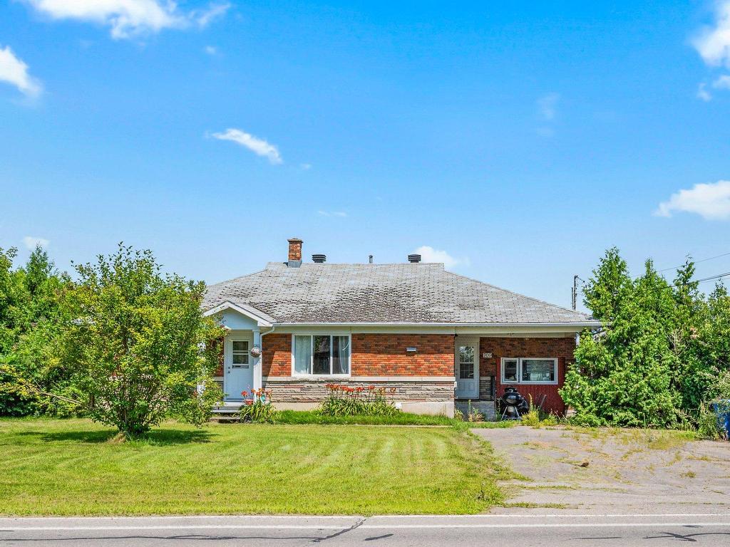 









709

 - 709B


Ch. de la Rivière N.

,
Saint-Eustache,




QC
J7R4K3

