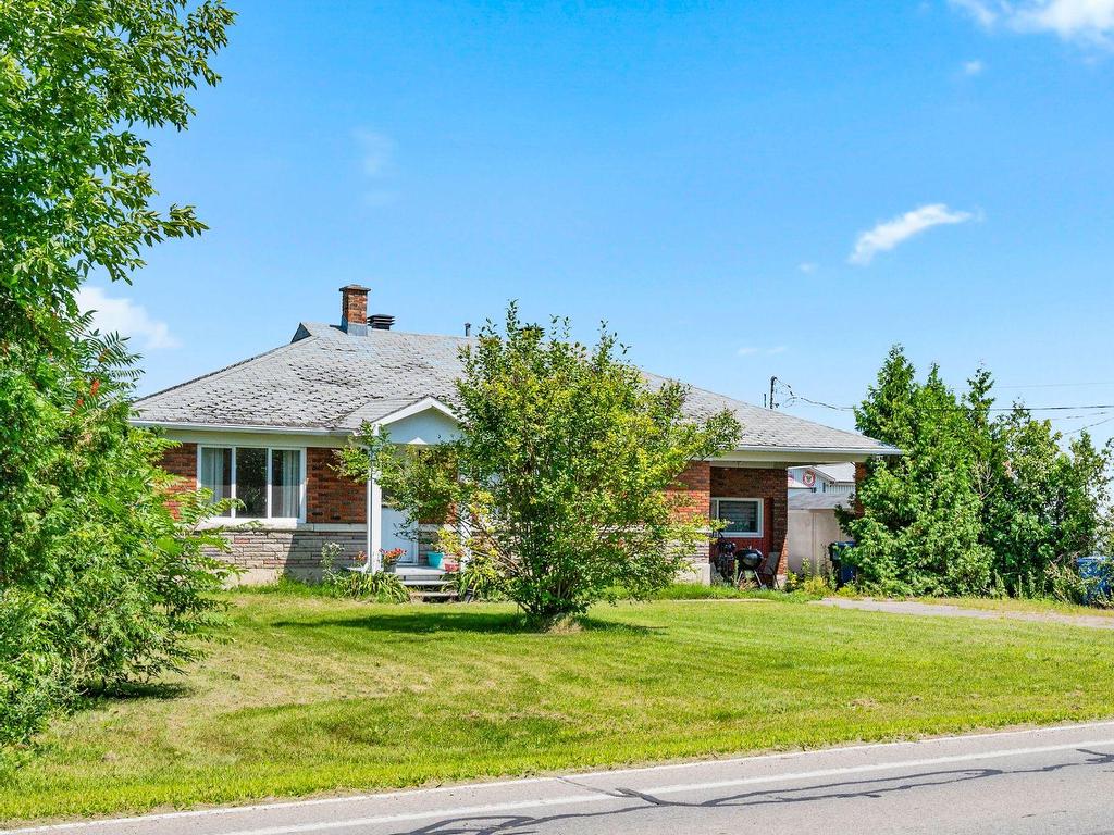 









709

 - 709B


Ch. de la Rivière N.

,
Saint-Eustache,




QC
J7R4K3

