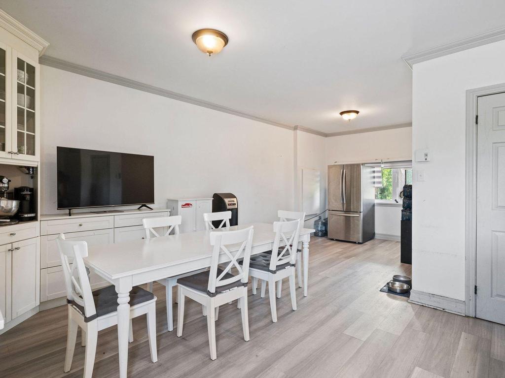 









709

 - 709B


Ch. de la Rivière N.

,
Saint-Eustache,




QC
J7R4K3

