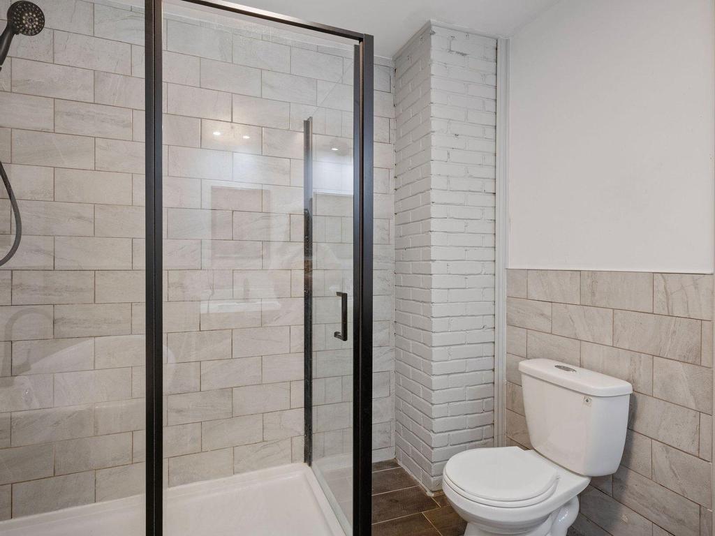 









709

 - 709B


Ch. de la Rivière N.

,
Saint-Eustache,




QC
J7R4K3

