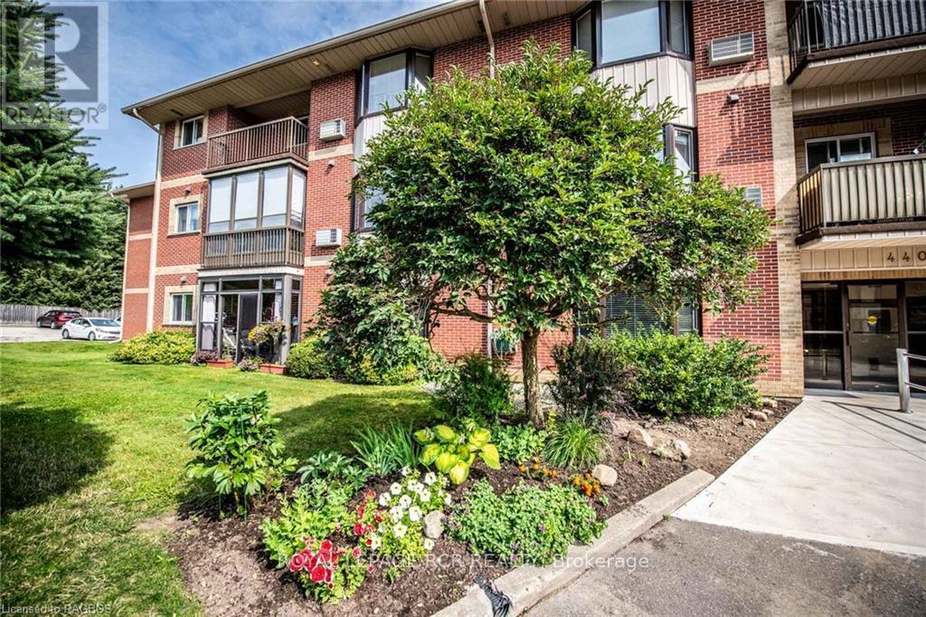 












302 - 440 DURHAM STREET W

,
Wellington North (Mount Forest),




Ontario
N0G2L2

