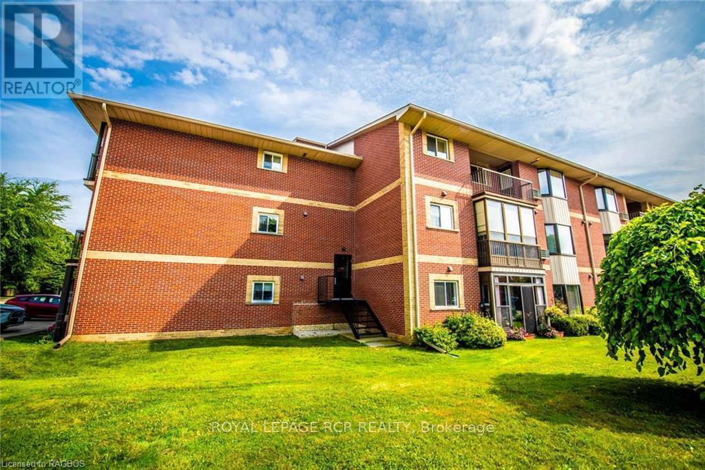 












302 - 440 DURHAM STREET W

,
Wellington North (Mount Forest),




Ontario
N0G2L2

