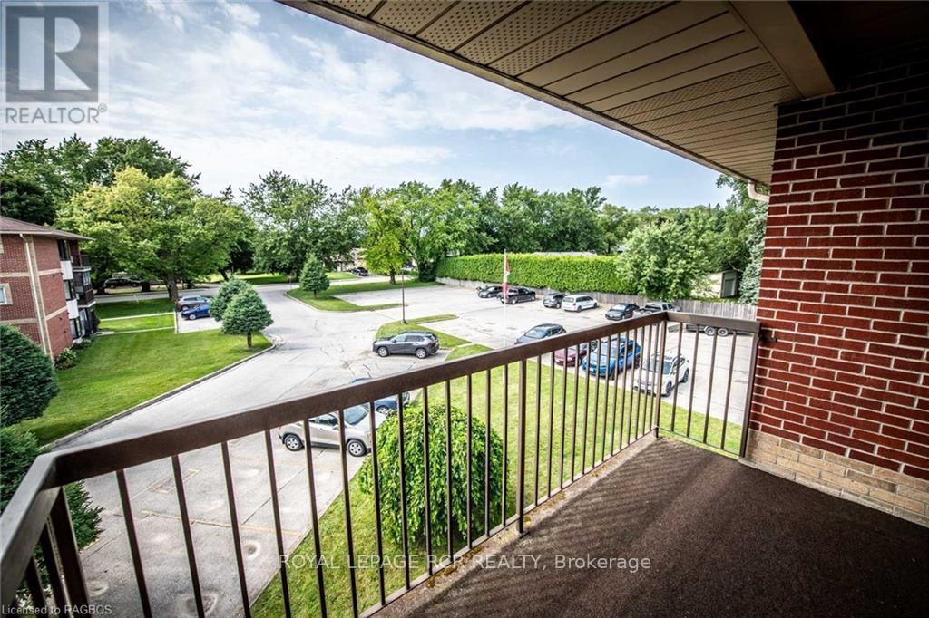 












302 - 440 DURHAM STREET W

,
Wellington North (Mount Forest),




Ontario
N0G2L2

