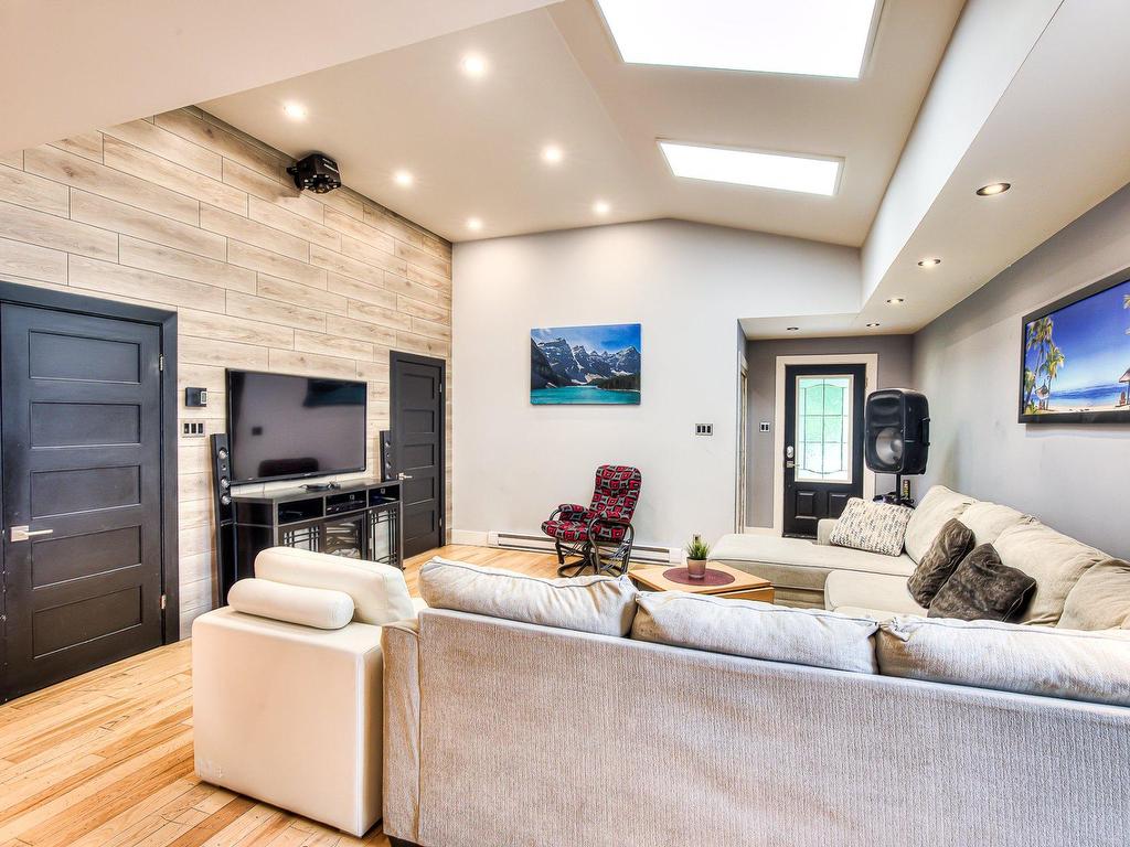 









50


Boul. Ste-Rose

,
Laval (Sainte-Rose),




QC
H7L3K1

