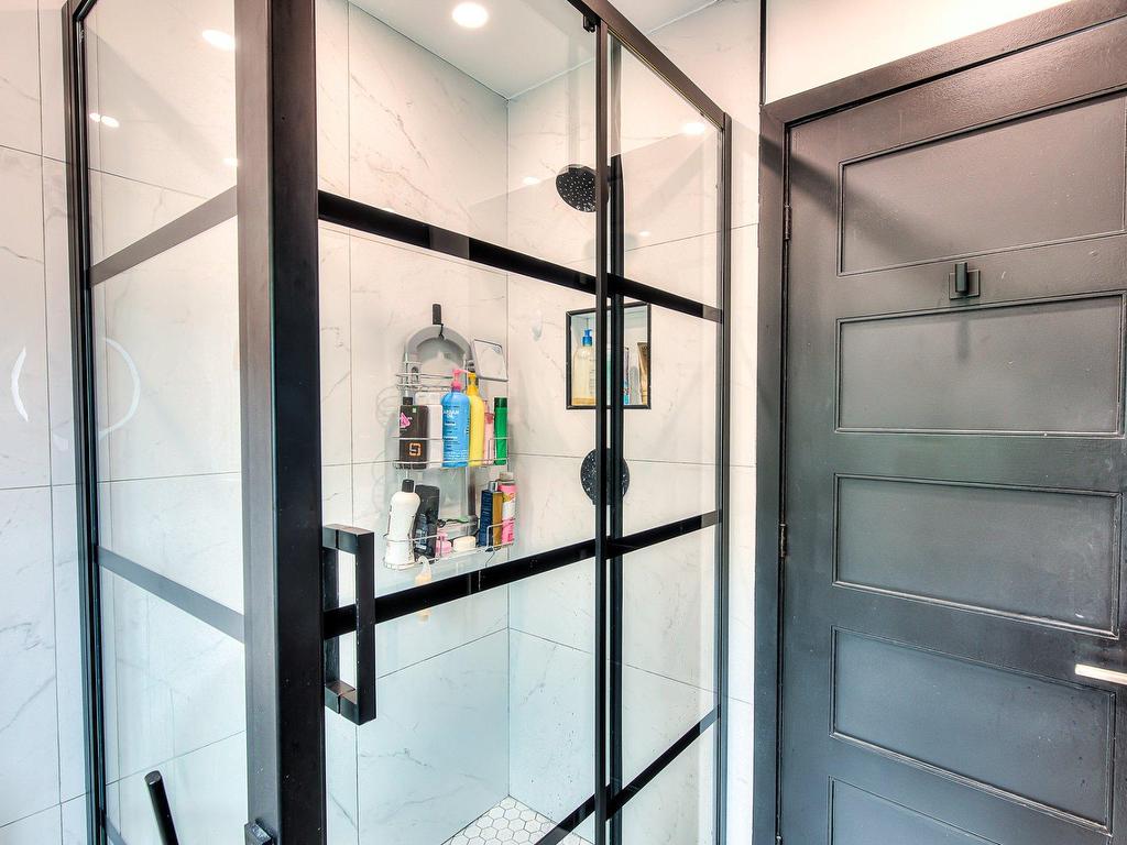 









50


Boul. Ste-Rose

,
Laval (Sainte-Rose),




QC
H7L3K1


