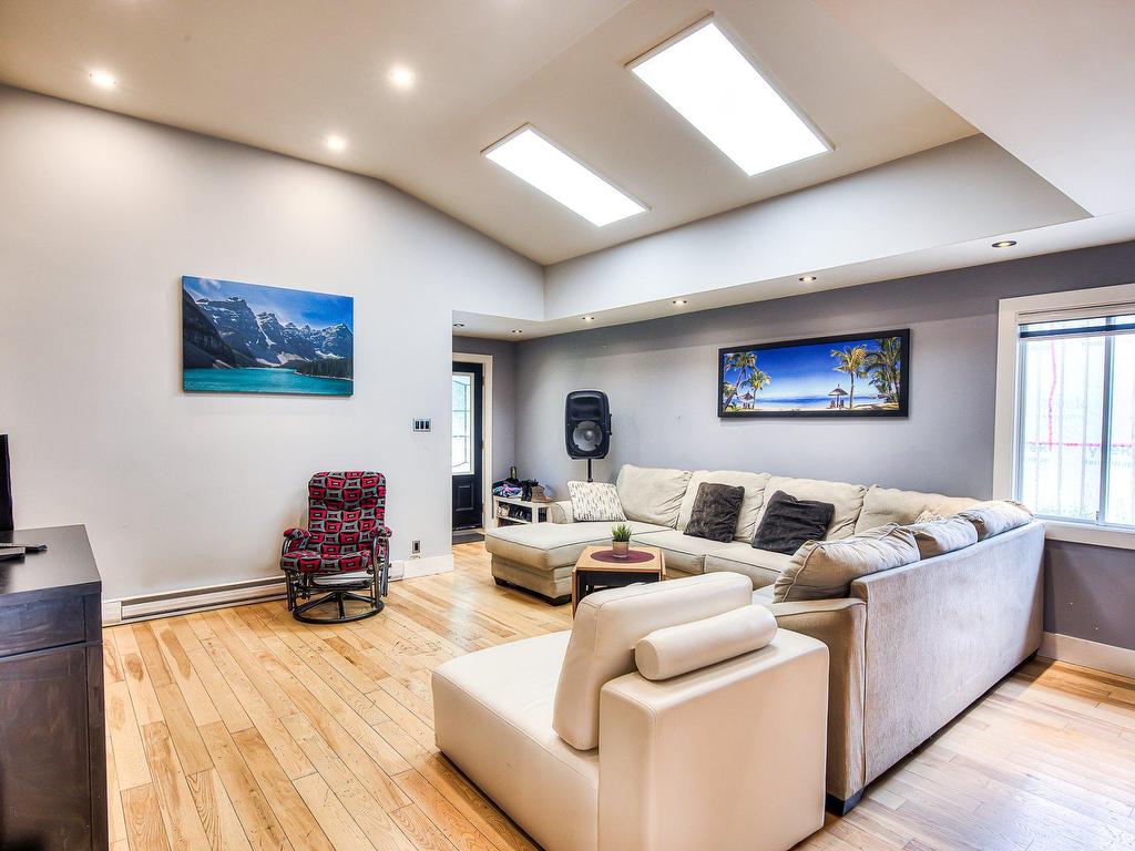 









50Z


Boul. Ste-Rose

,
Laval (Sainte-Rose),




QC
H7L3K1

