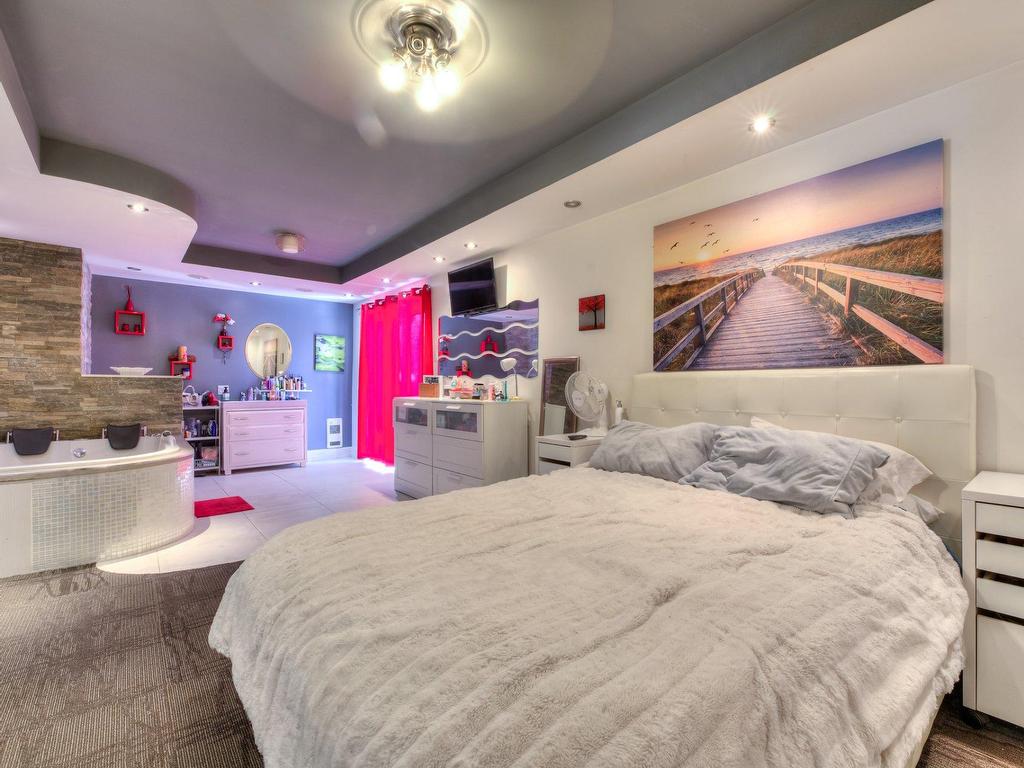 









50Z


Boul. Ste-Rose

,
Laval (Sainte-Rose),




QC
H7L3K1

