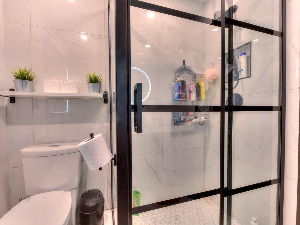 









50Z


Boul. Ste-Rose

,
Laval (Sainte-Rose),




QC
H7L3K1


