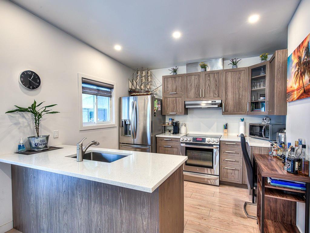 









50Z


Boul. Ste-Rose

,
Laval (Sainte-Rose),




QC
H7L3K1


