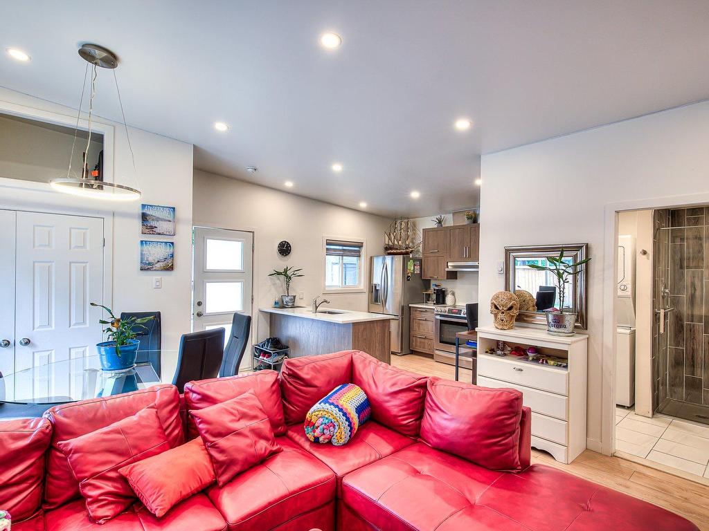 









50Z


Boul. Ste-Rose

,
Laval (Sainte-Rose),




QC
H7L3K1

