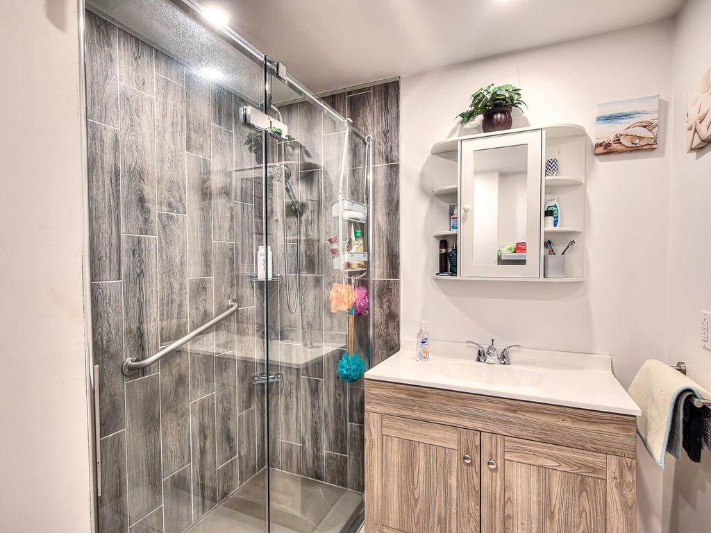 









50Z


Boul. Ste-Rose

,
Laval (Sainte-Rose),




QC
H7L3K1

