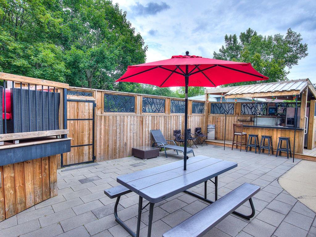 









50Z


Boul. Ste-Rose

,
Laval (Sainte-Rose),




QC
H7L3K1

