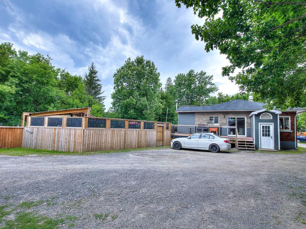 









50Z


Boul. Ste-Rose

,
Laval (Sainte-Rose),




QC
H7L3K1

