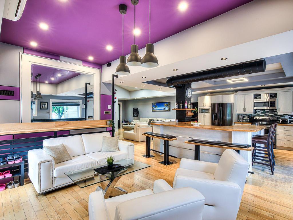 









50Z


Boul. Ste-Rose

,
Laval (Sainte-Rose),




QC
H7L3K1

