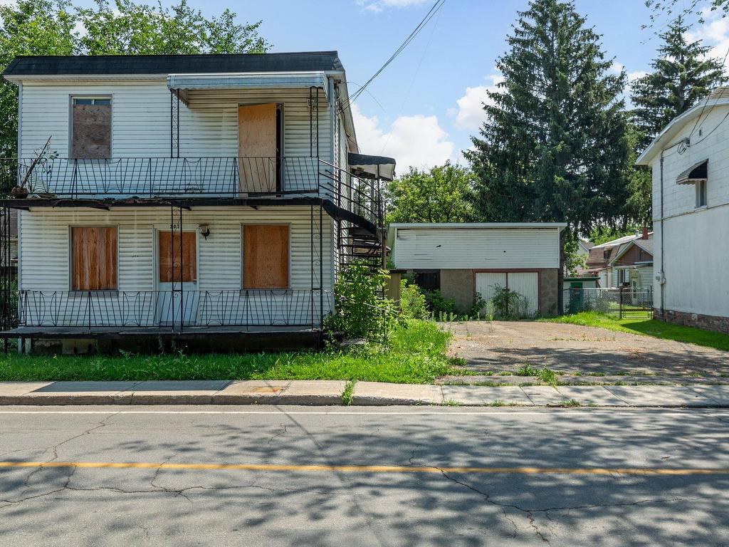 









200

 - 202A


Rue St-Étienne

,
L'Assomption,




QC
J5W1W8

