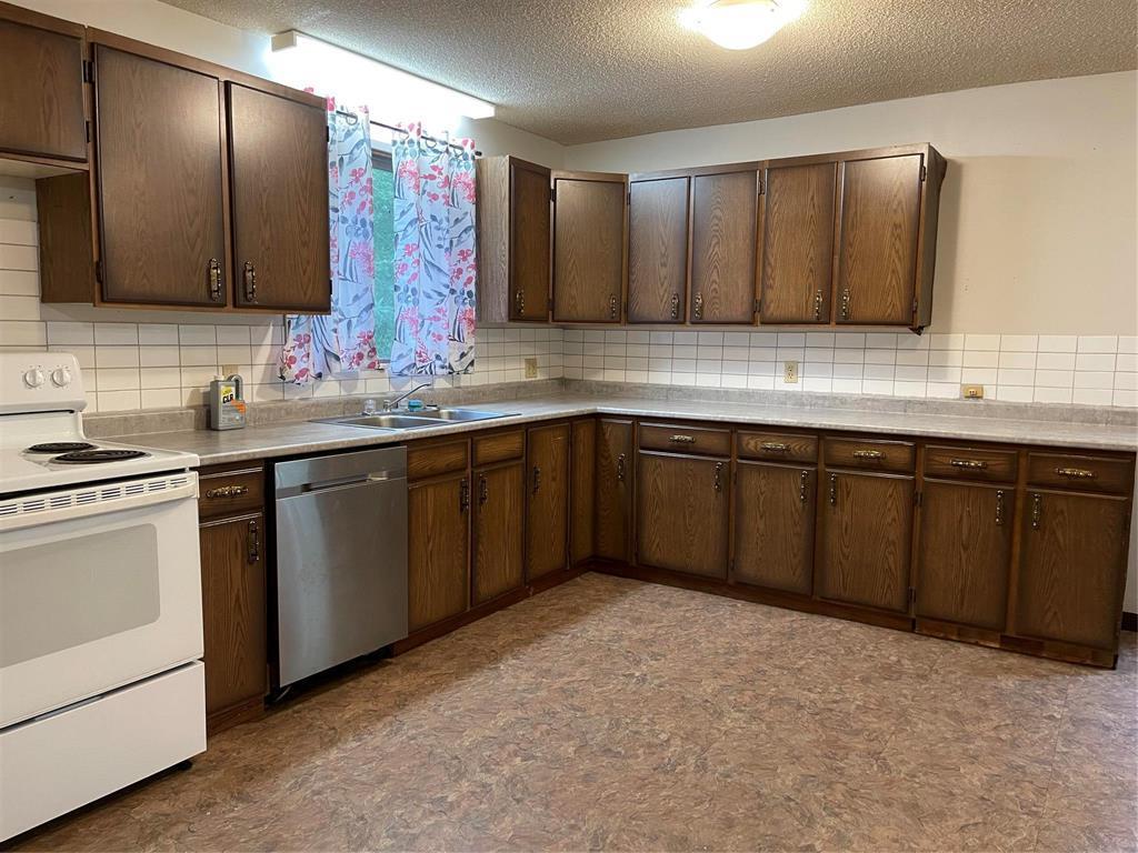 












63 1st Street E

,
Swan River,




Manitoba
R0L0C0

