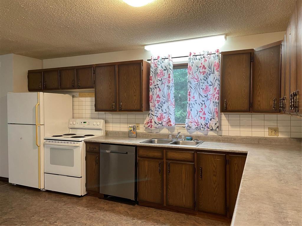 












63 1st Street E

,
Swan River,




Manitoba
R0L0C0

