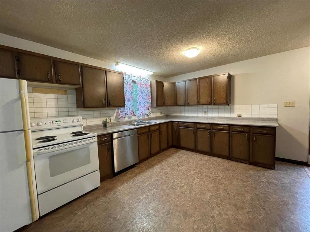 












63 1st Street E

,
Swan River,




Manitoba
R0L0C0

