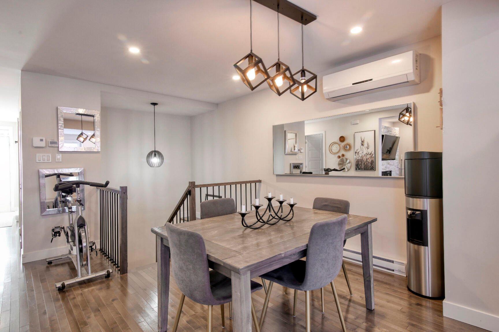 









2375

 - 2377


Rue Louis-Veuillot

,
Montréal (Mercier/Hochelaga-Maisonneuve),




QC
H1N2N8

