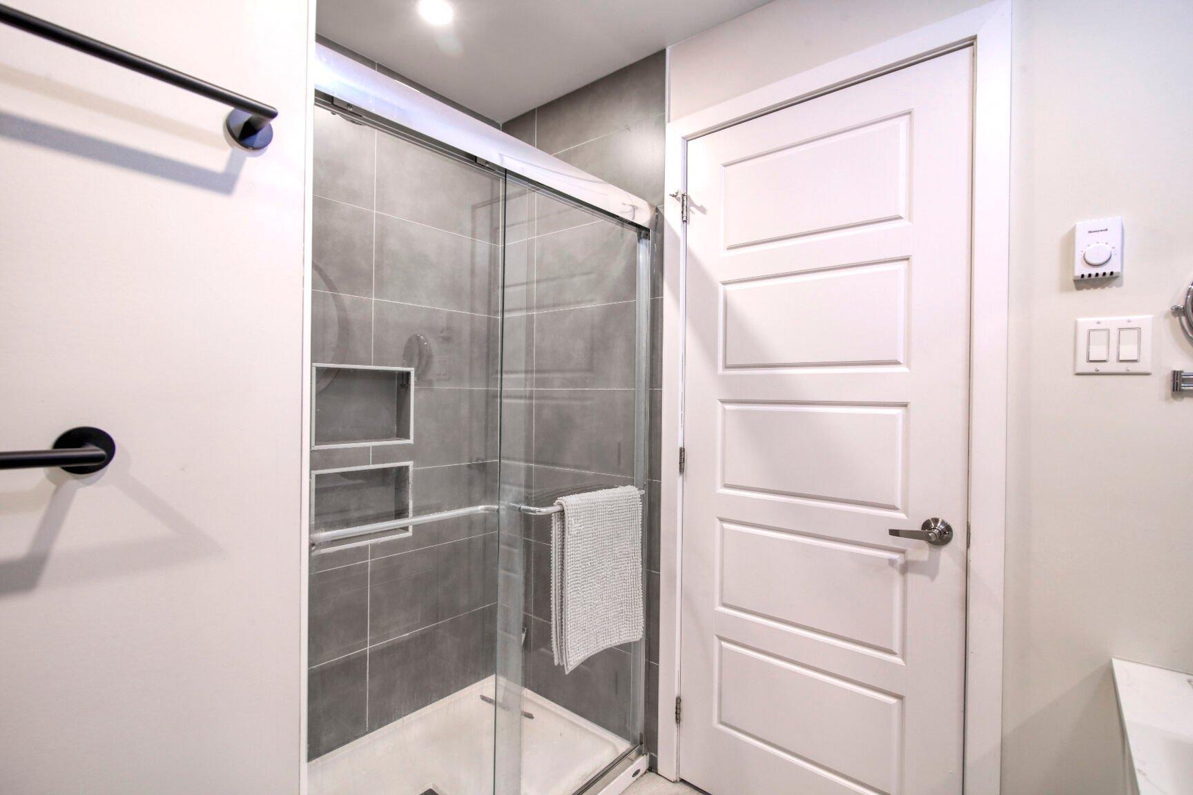









2375

 - 2377


Rue Louis-Veuillot

,
Montréal (Mercier/Hochelaga-Maisonneuve),




QC
H1N2N8

