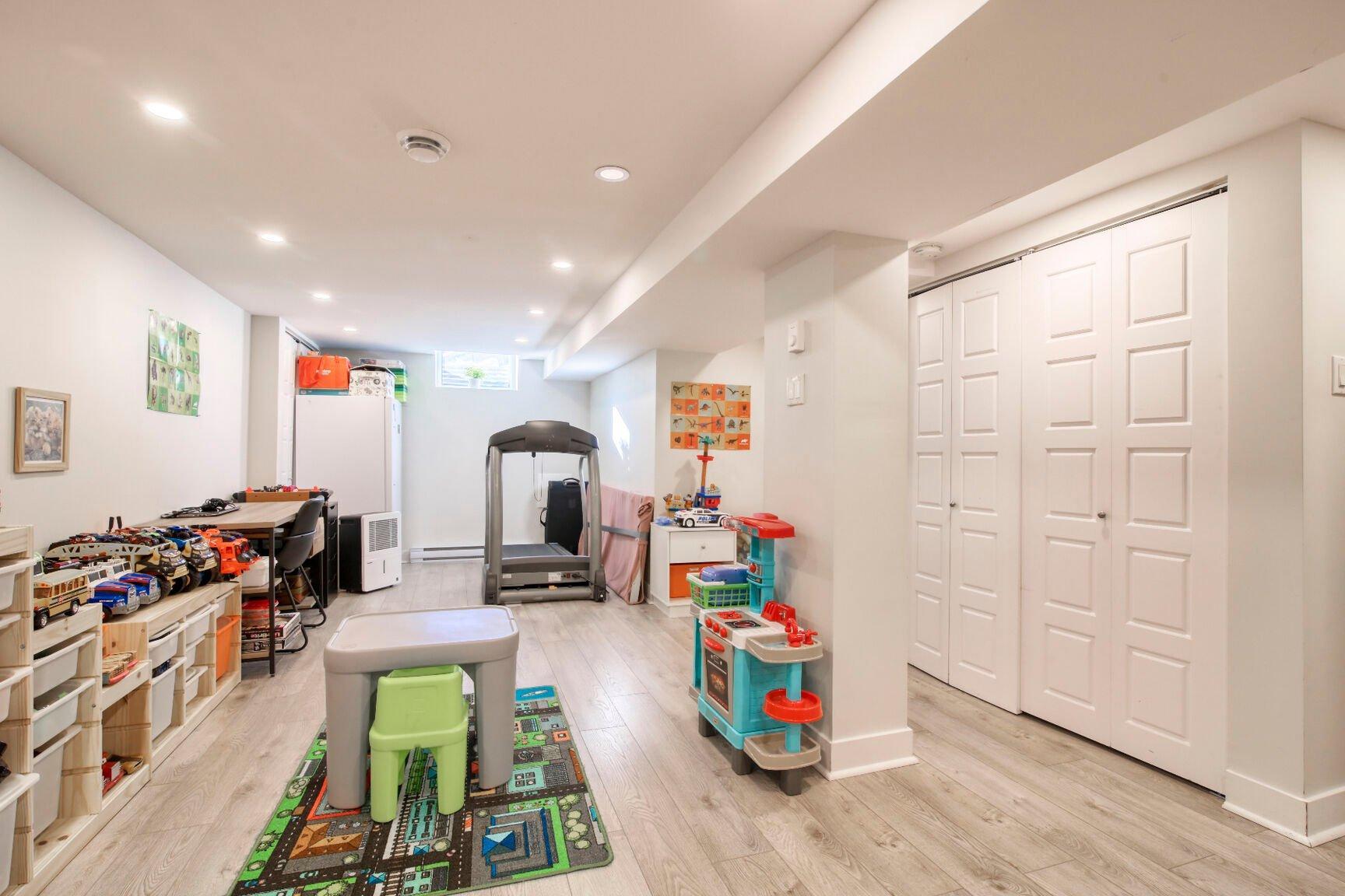 









2375

 - 2377


Rue Louis-Veuillot

,
Montréal (Mercier/Hochelaga-Maisonneuve),




QC
H1N2N8

