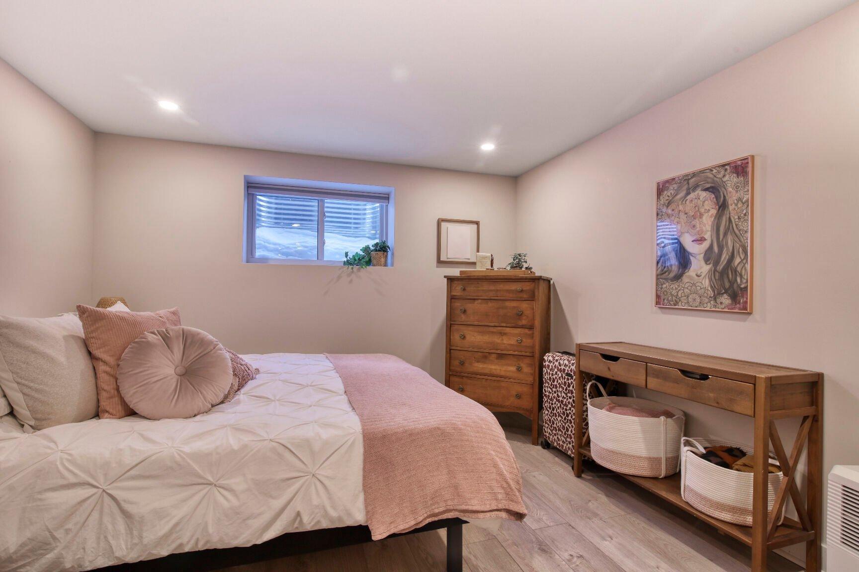 









2375

 - 2377


Rue Louis-Veuillot

,
Montréal (Mercier/Hochelaga-Maisonneuve),




QC
H1N2N8

