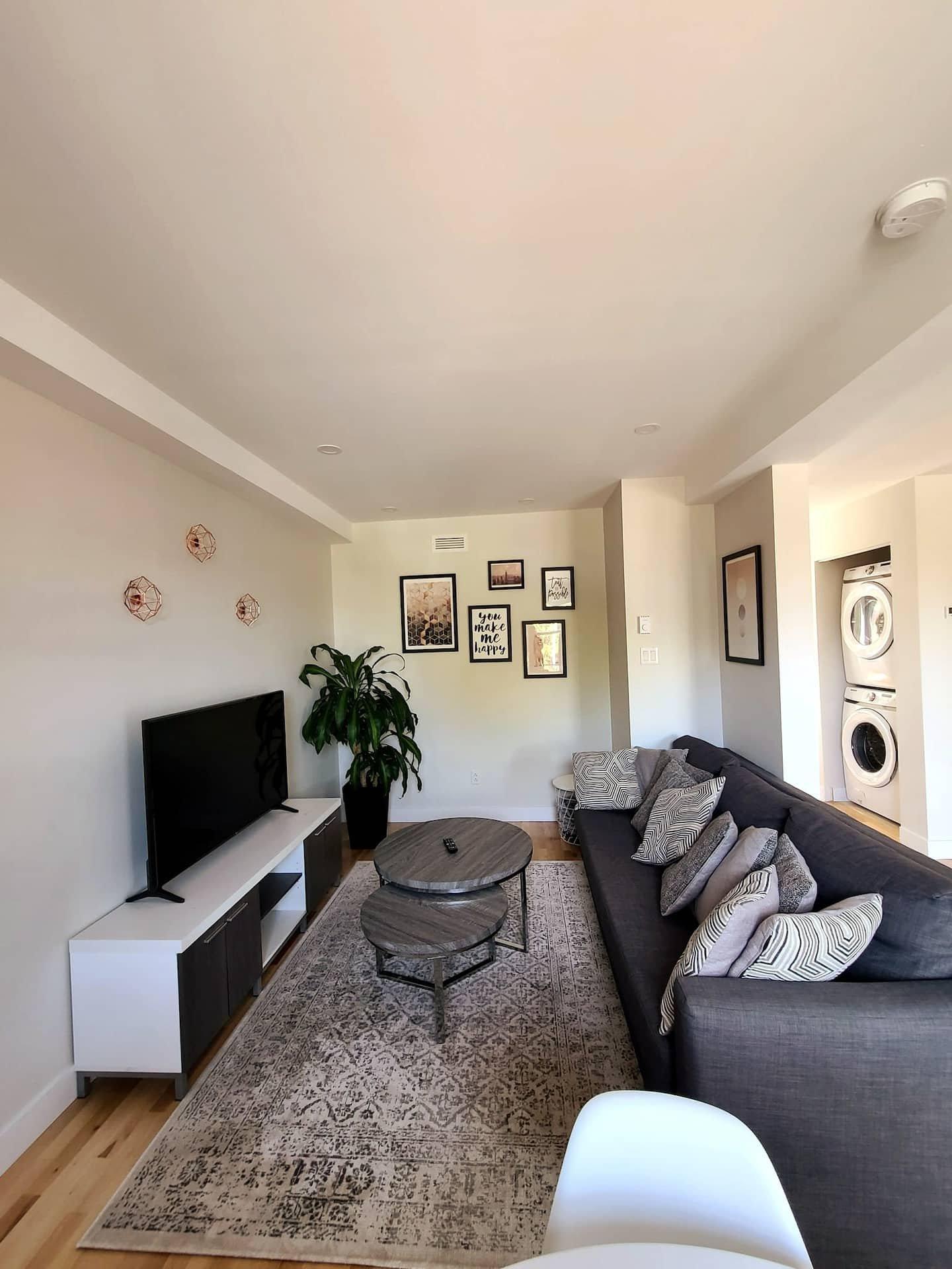 









2375

 - 2377


Rue Louis-Veuillot

,
Montréal (Mercier/Hochelaga-Maisonneuve),




QC
H1N2N8

