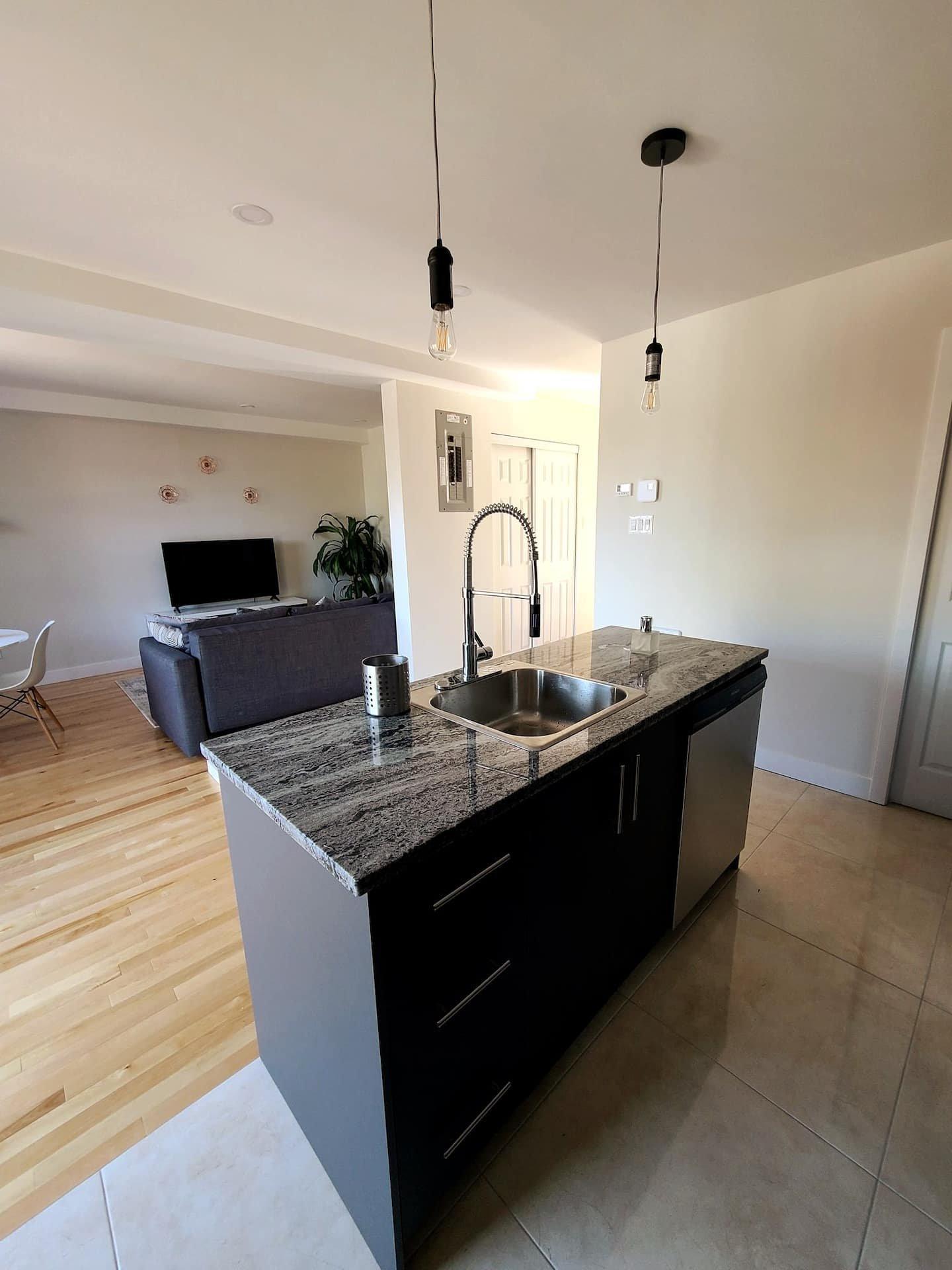 









2375

 - 2377


Rue Louis-Veuillot

,
Montréal (Mercier/Hochelaga-Maisonneuve),




QC
H1N2N8

