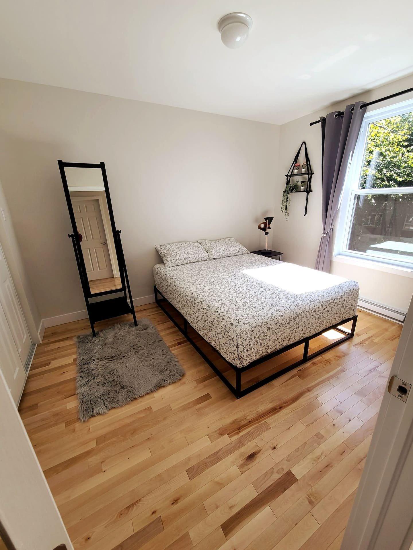 









2375

 - 2377


Rue Louis-Veuillot

,
Montréal (Mercier/Hochelaga-Maisonneuve),




QC
H1N2N8

