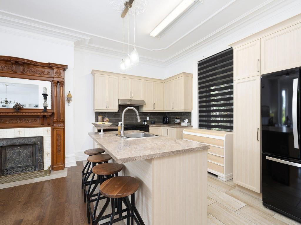 









291

 - 291B


Rue Victoria

,
Salaberry-de-Valleyfield,




QC
J6T1A9

