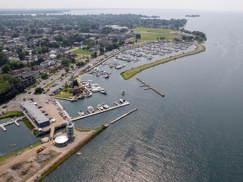 









291

 - 291B


Rue Victoria

,
Salaberry-de-Valleyfield,




QC
J6T1A9

