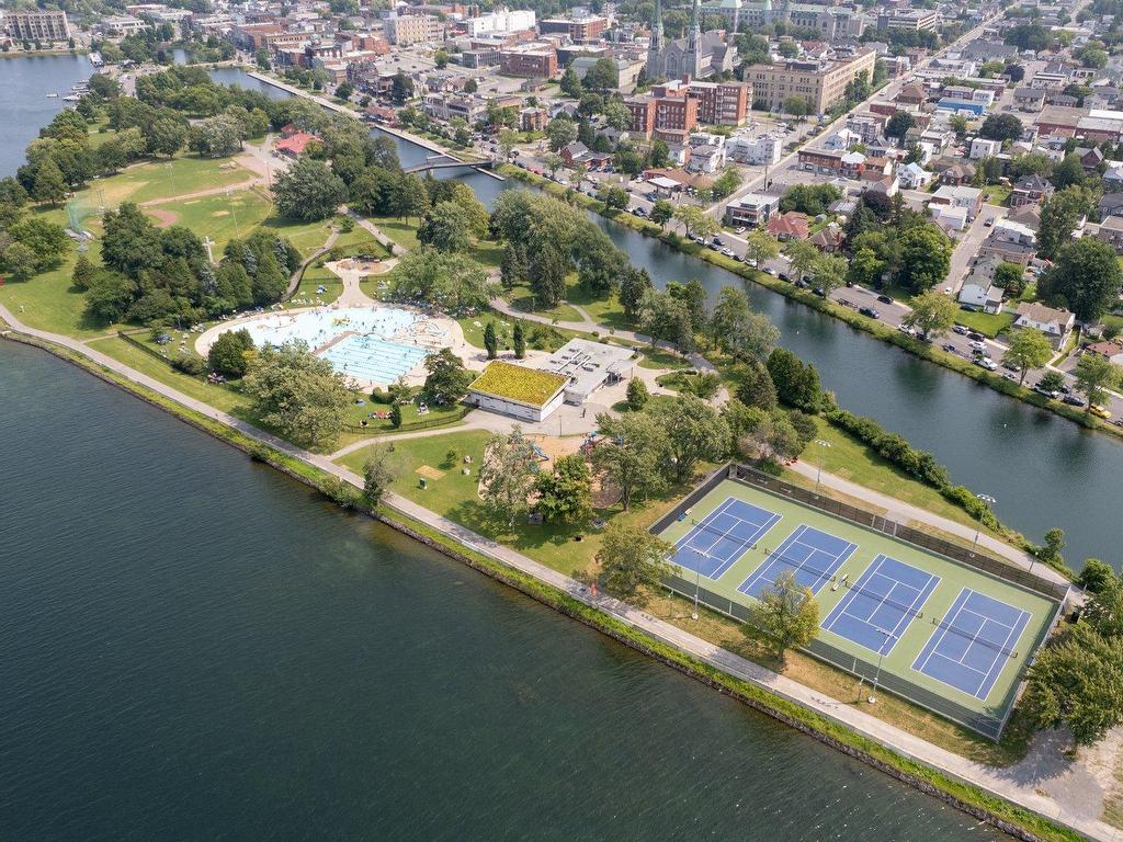 









291

 - 291B


Rue Victoria

,
Salaberry-de-Valleyfield,




QC
J6T1A9

