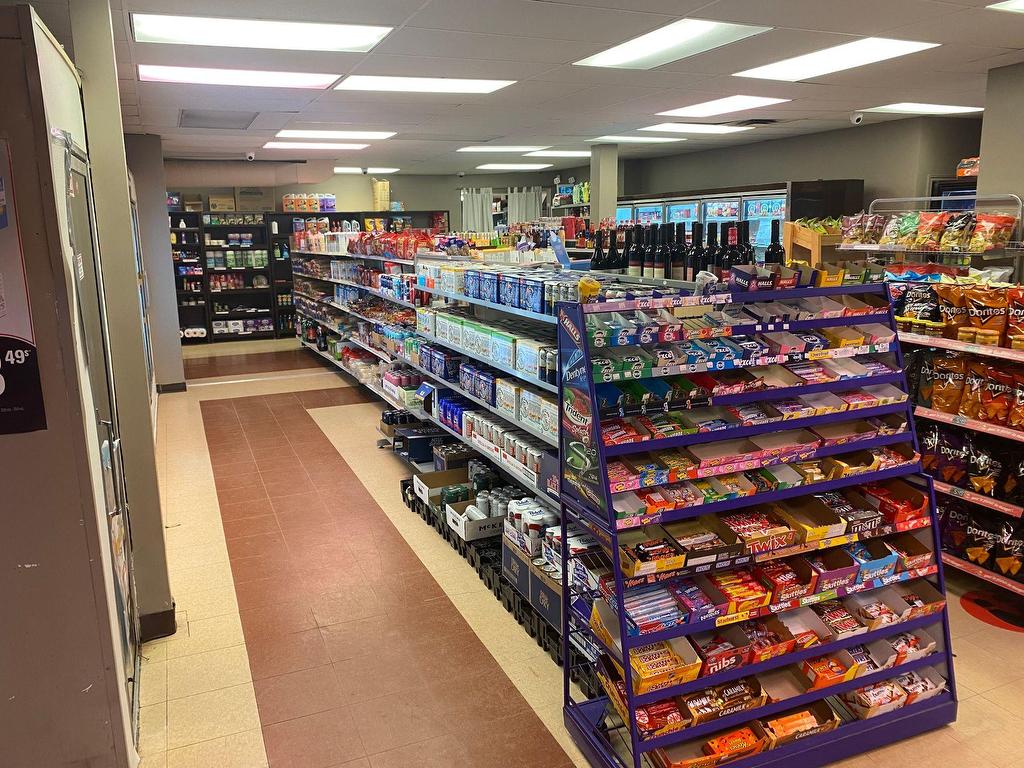 









5086


Rue Notre-Dame O.

,
Montréal (Le Sud-Ouest),




QC
H4C1T1

