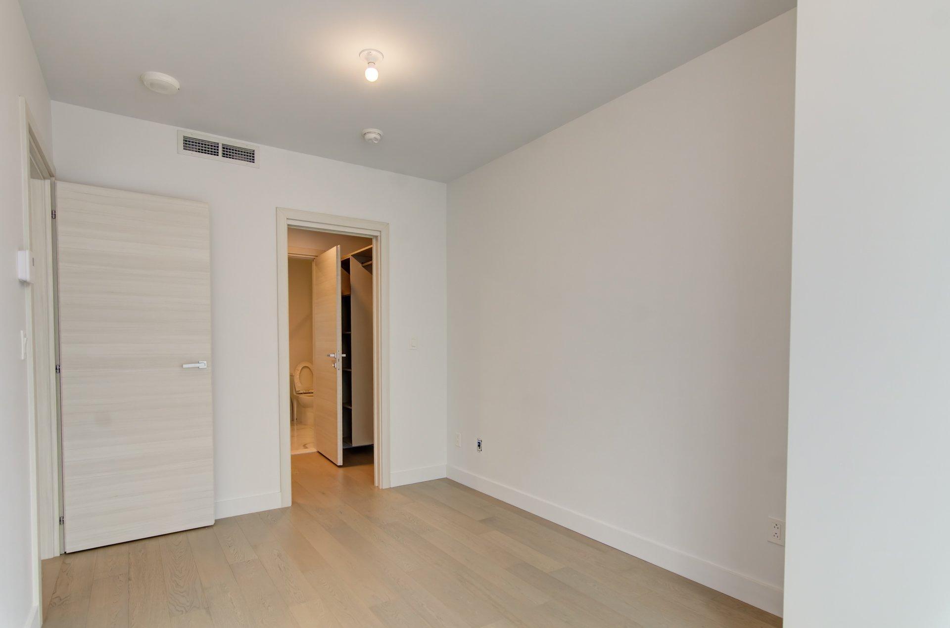 









1400


Boul. René-Lévesque O.

, 1608,
Montréal (Ville-Marie),




QC
H3G1T6

