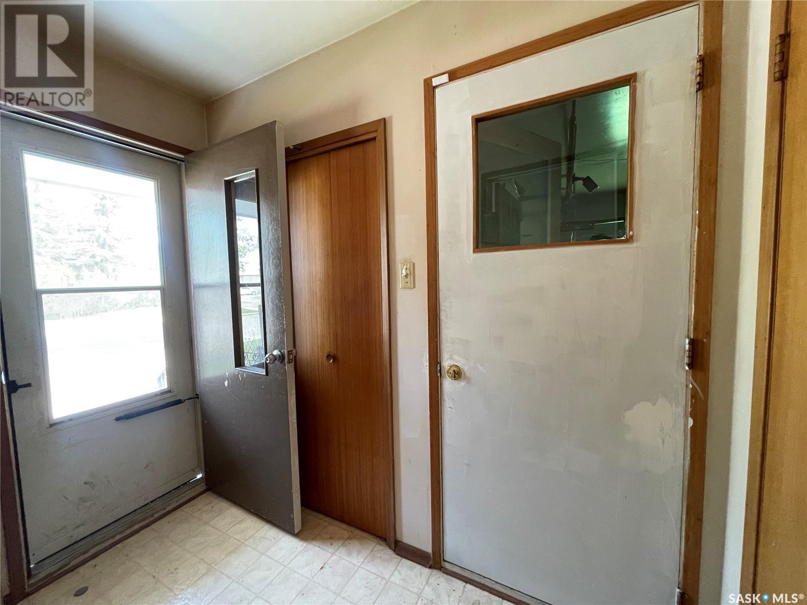 












1 King DRIVE

,
Kindersley,




Saskatchewan
S0L1S0


