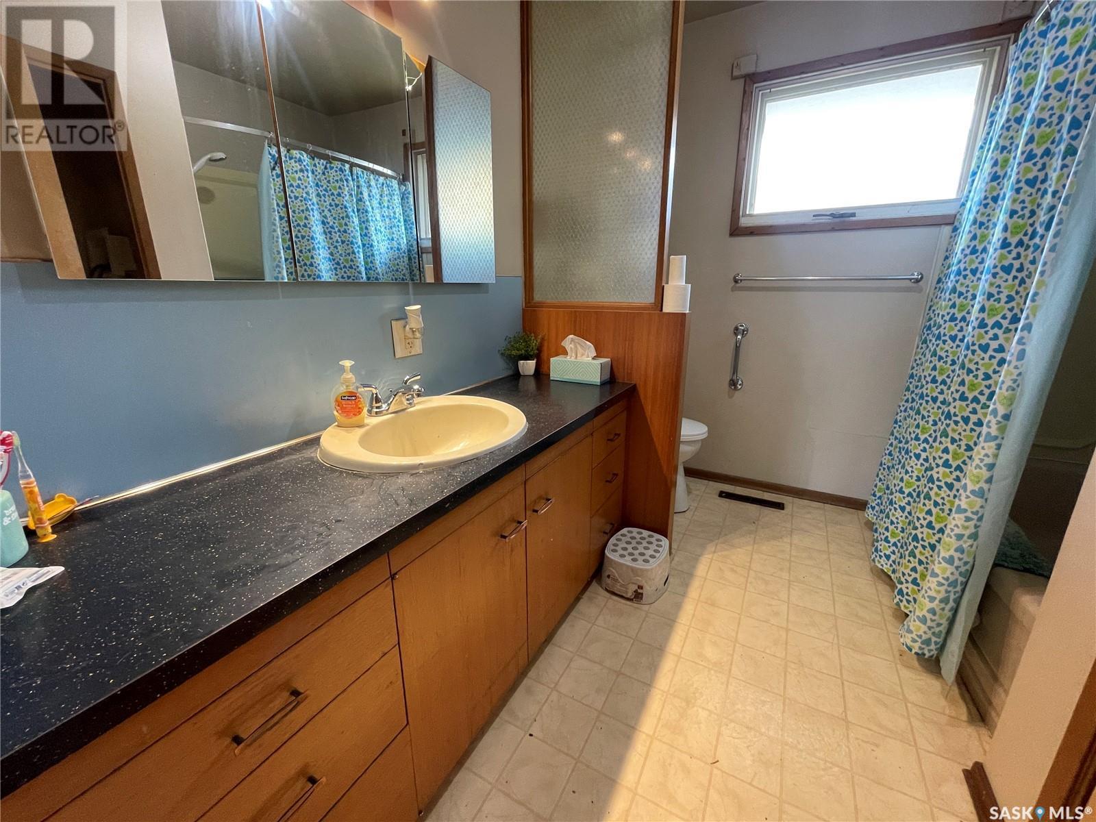 












1 King DRIVE

,
Kindersley,




Saskatchewan
S0L1S0

