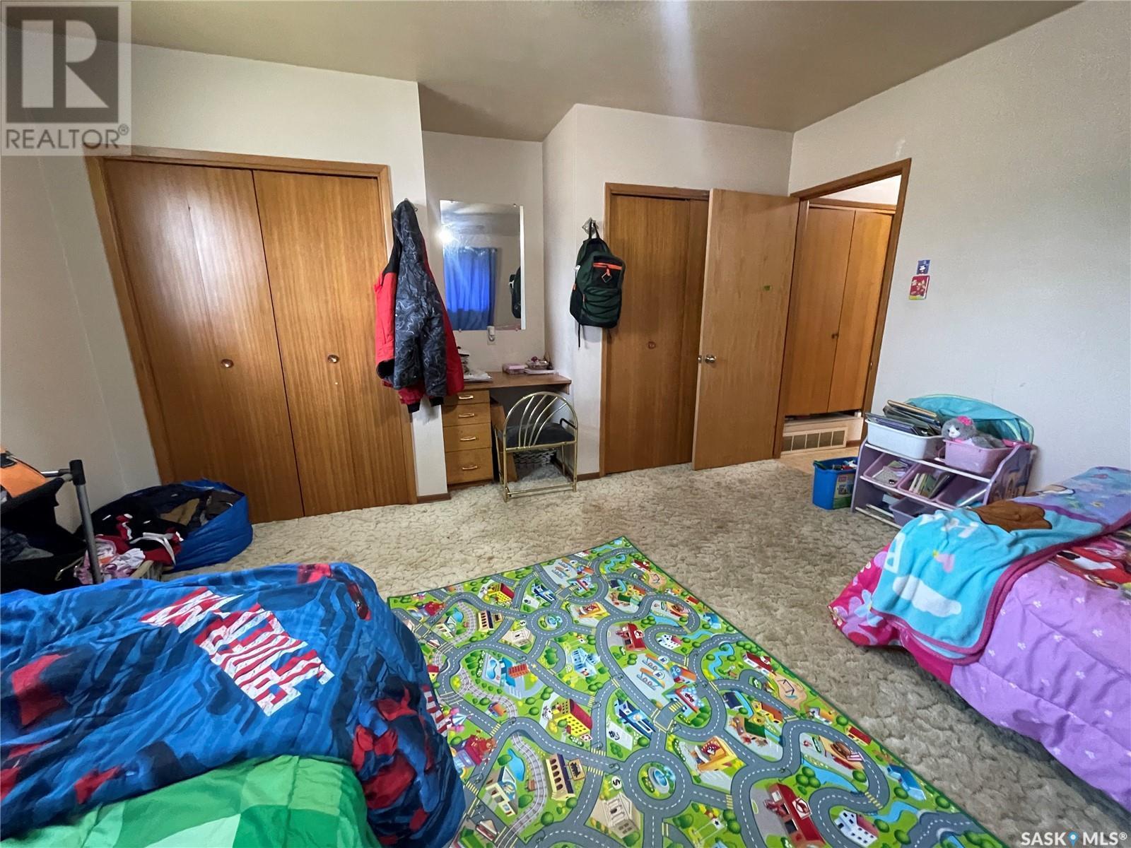 












1 King DRIVE

,
Kindersley,




Saskatchewan
S0L1S0

