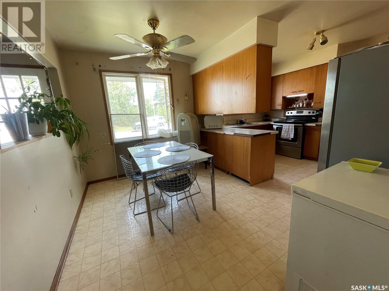 












1 King DRIVE

,
Kindersley,




Saskatchewan
S0L1S0

