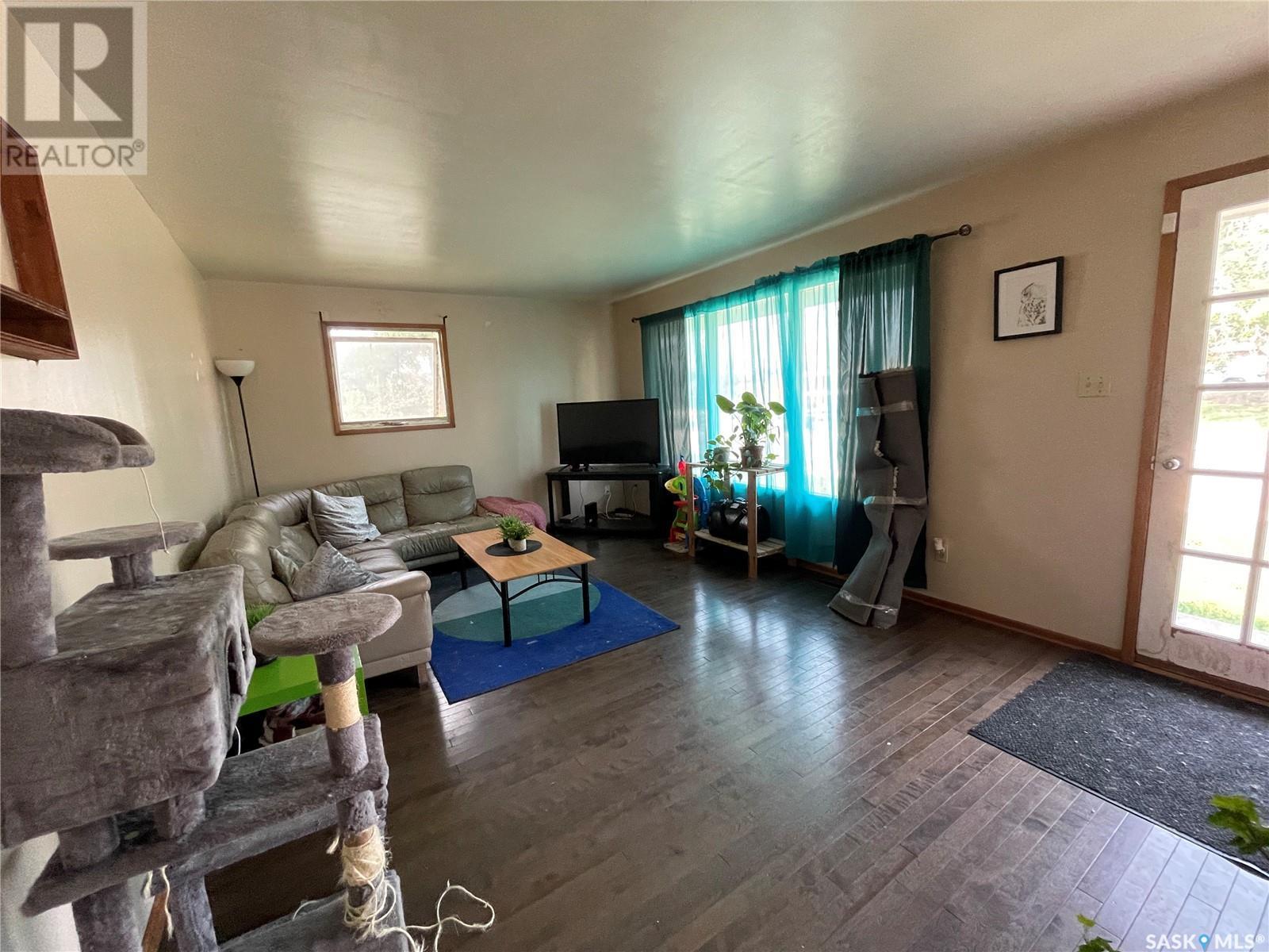












1 King DRIVE

,
Kindersley,




Saskatchewan
S0L1S0

