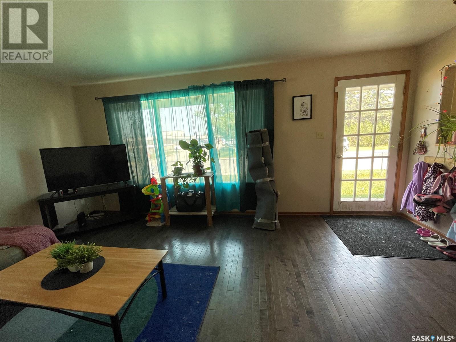 












1 King DRIVE

,
Kindersley,




Saskatchewan
S0L1S0

