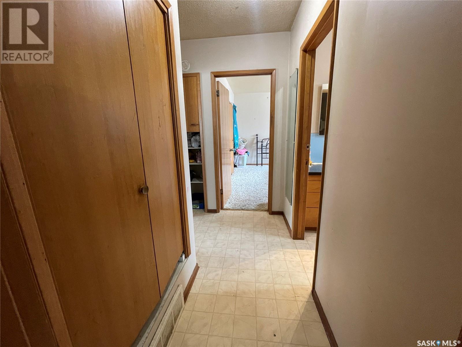 












1 King DRIVE

,
Kindersley,




Saskatchewan
S0L1S0

