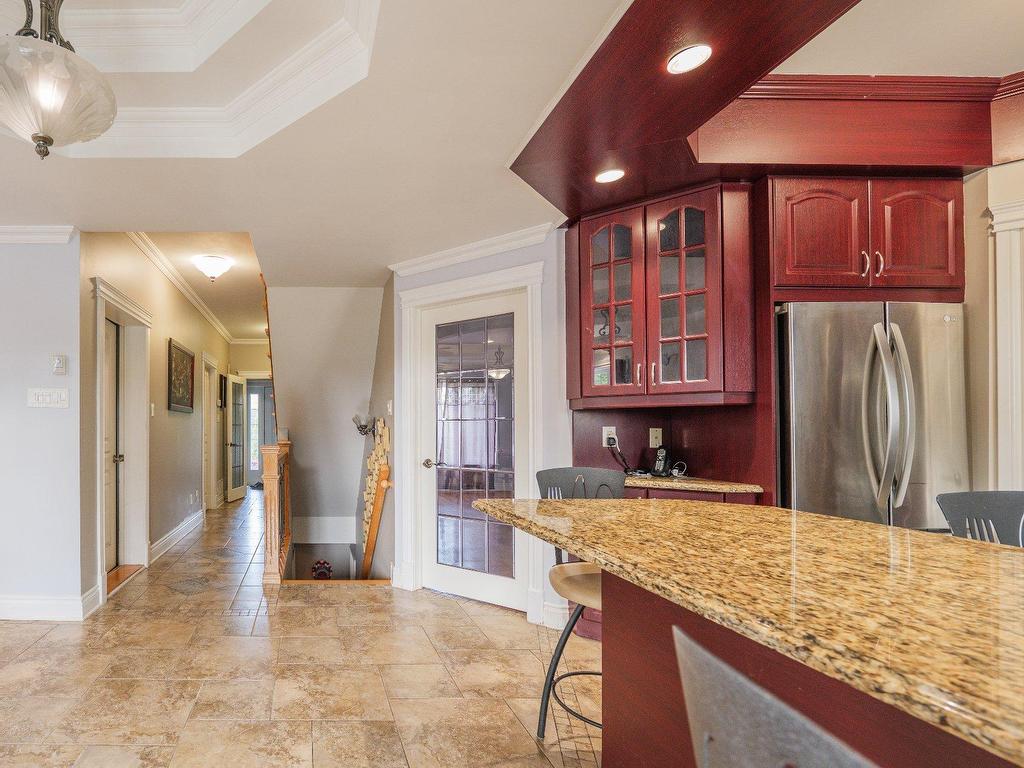 









406


Rue des Plateaux

,
Mont-Saint-Hilaire,




QC
J3H6E6


