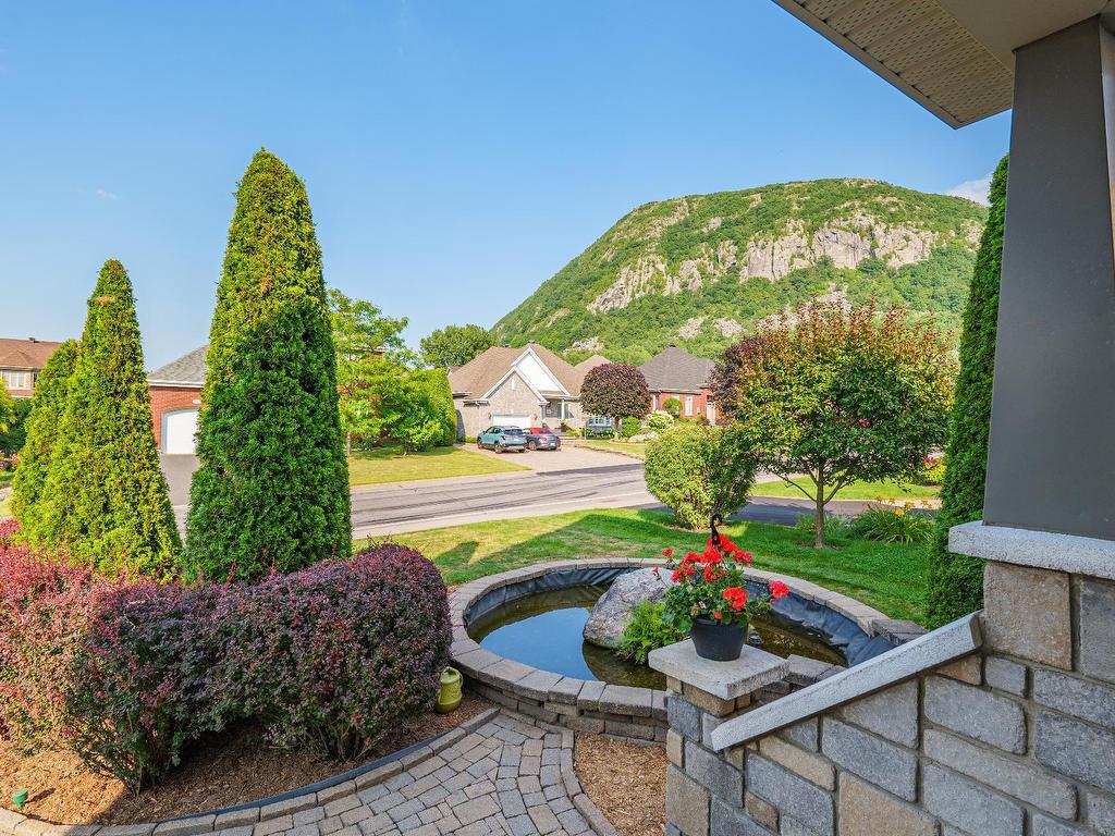 









406


Rue des Plateaux

,
Mont-Saint-Hilaire,




QC
J3H6E6

